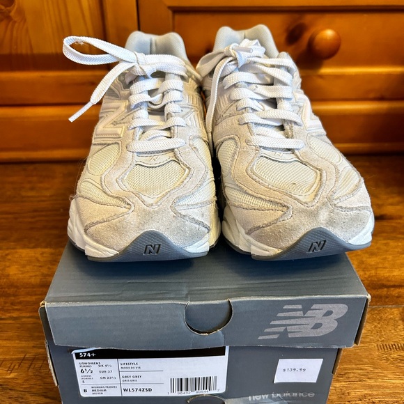 New Balance Womens Shoe Size 6 1/2 Grey Grey - Picture 2 of 4